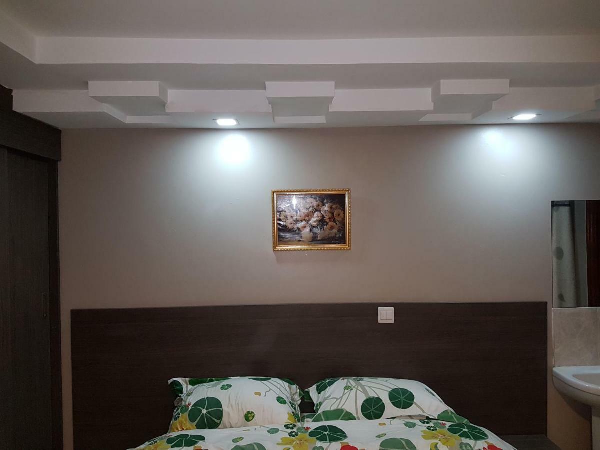 Meru Adala Motel المظهر الخارجي الصورة